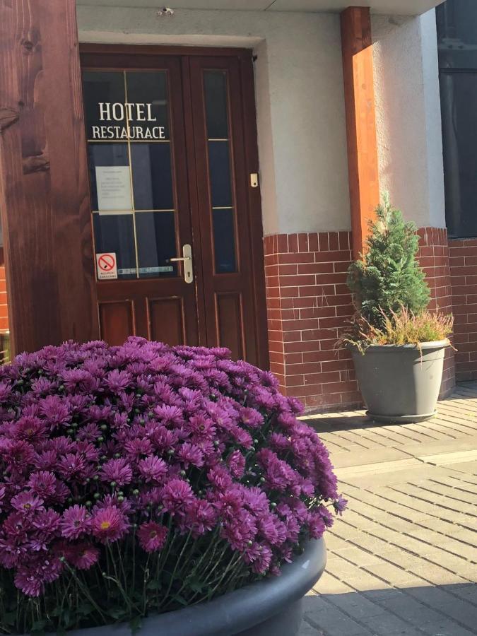 Hotel Na Kafkove Ostrava Exterior foto